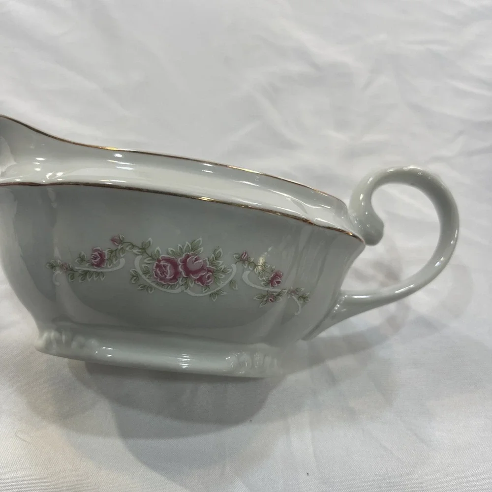 Gravy‎ Boat  Rose Garland Real Brazil Fine Porcelain